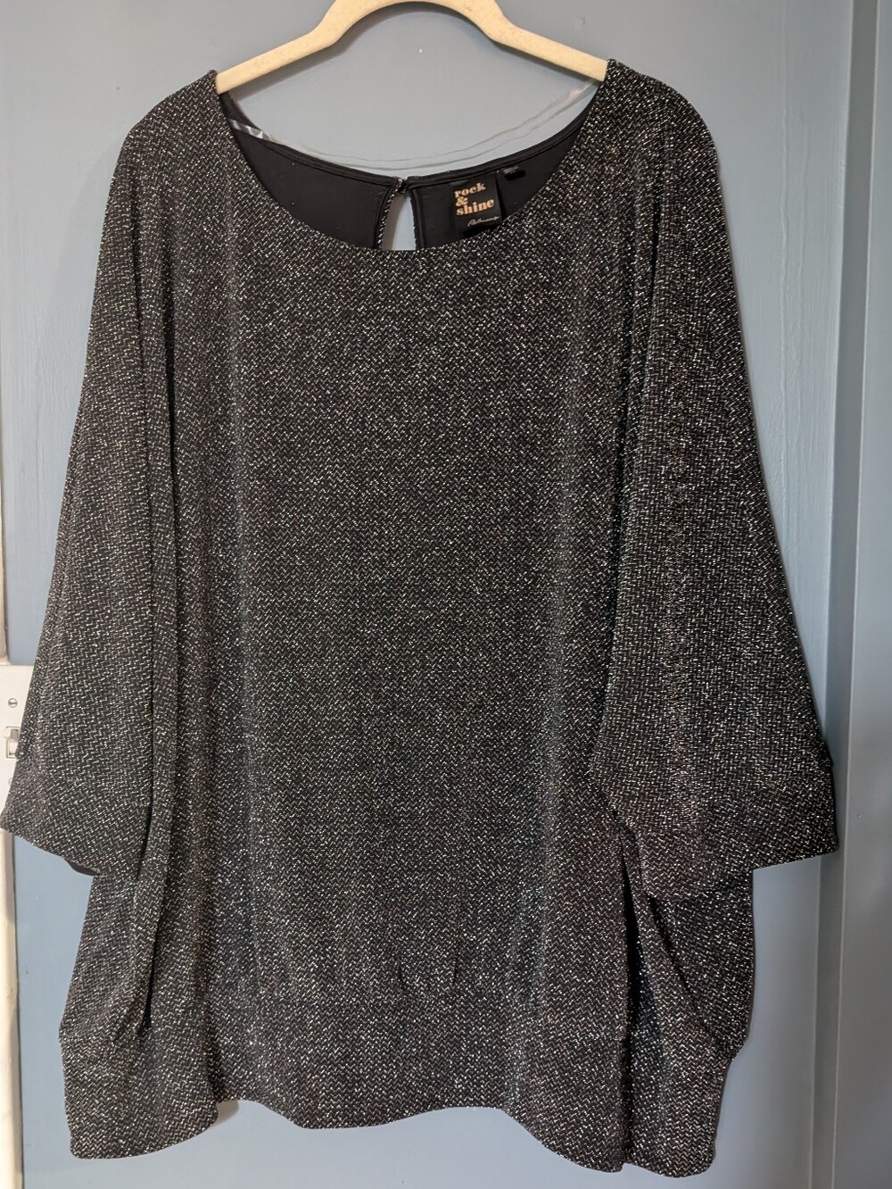 EUC Reitmans Rock & Shine Metallic Thread Shirt Regular 3x Plus *M23